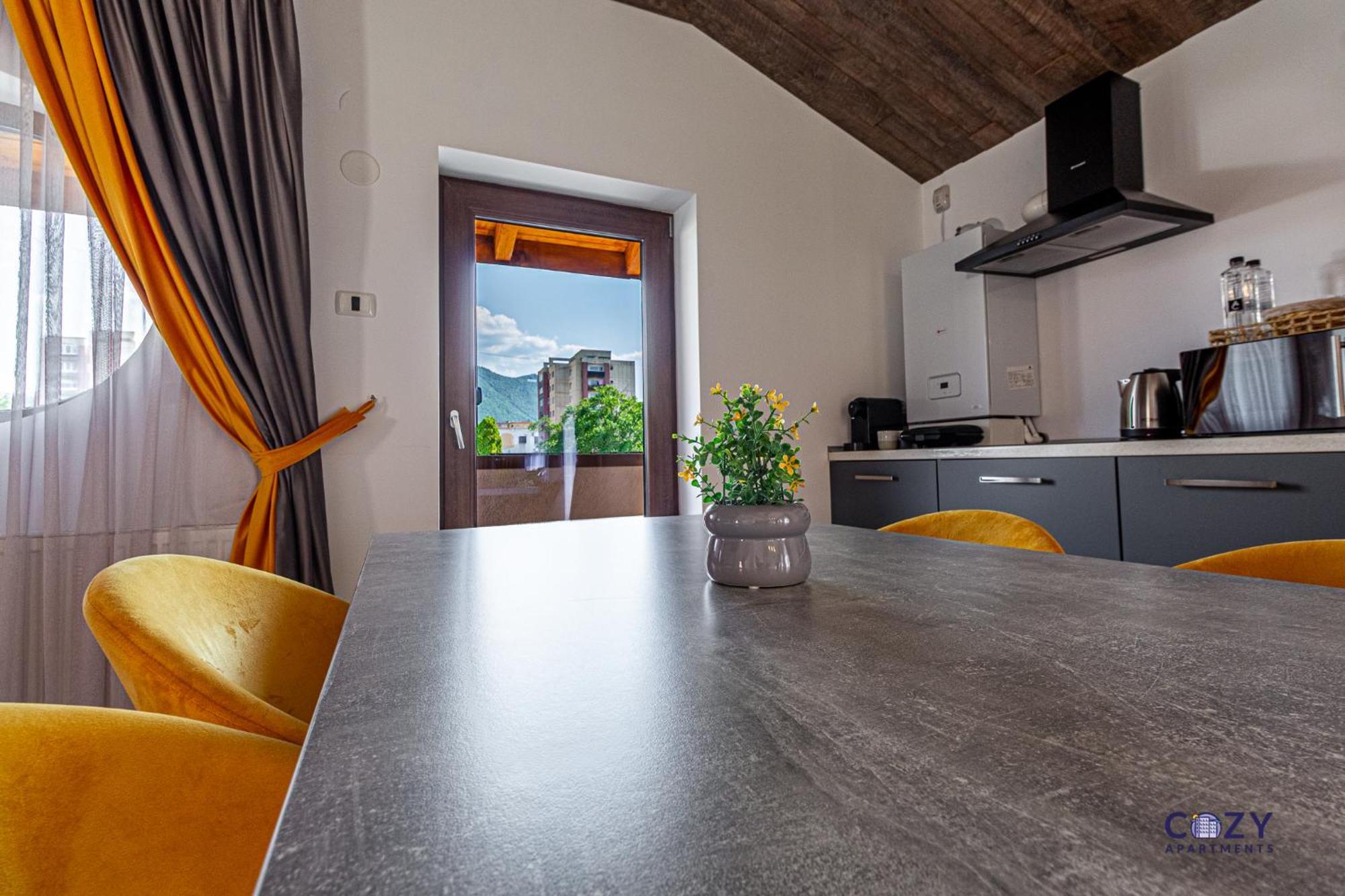 Cozy Brand New Boutique Aparthotel Braşov Exteriör bild