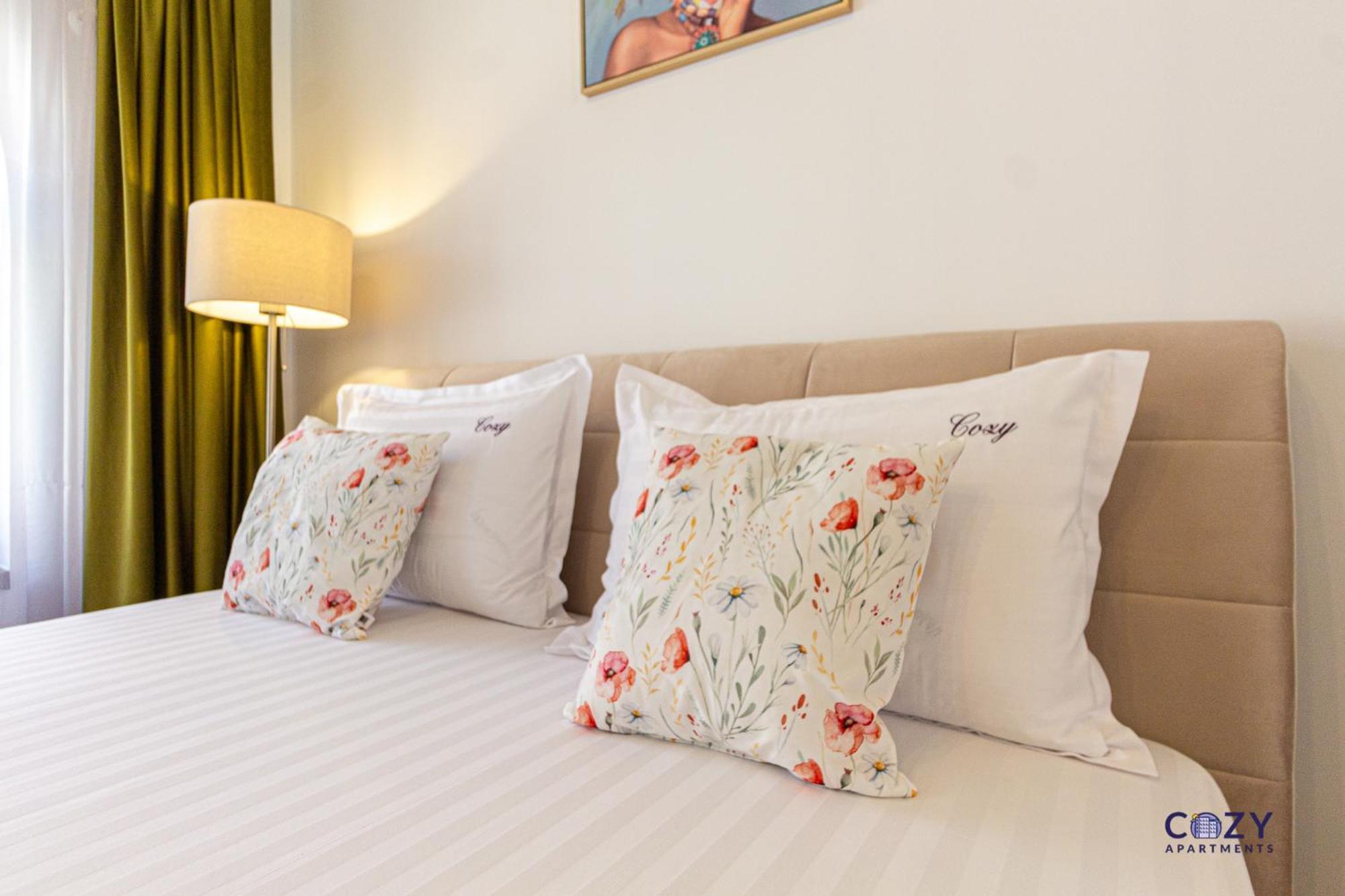 Cozy Brand New Boutique Aparthotel Braşov Exteriör bild